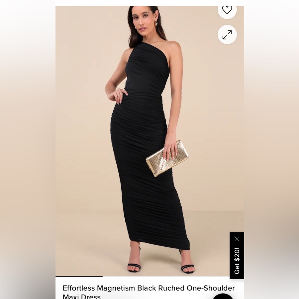 Lulu’s black ruched dress